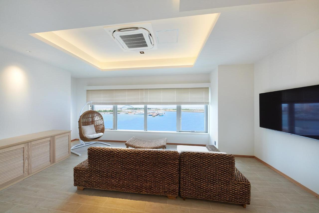 Hotel Third Ishigakijima Ishigaki  Esterno foto