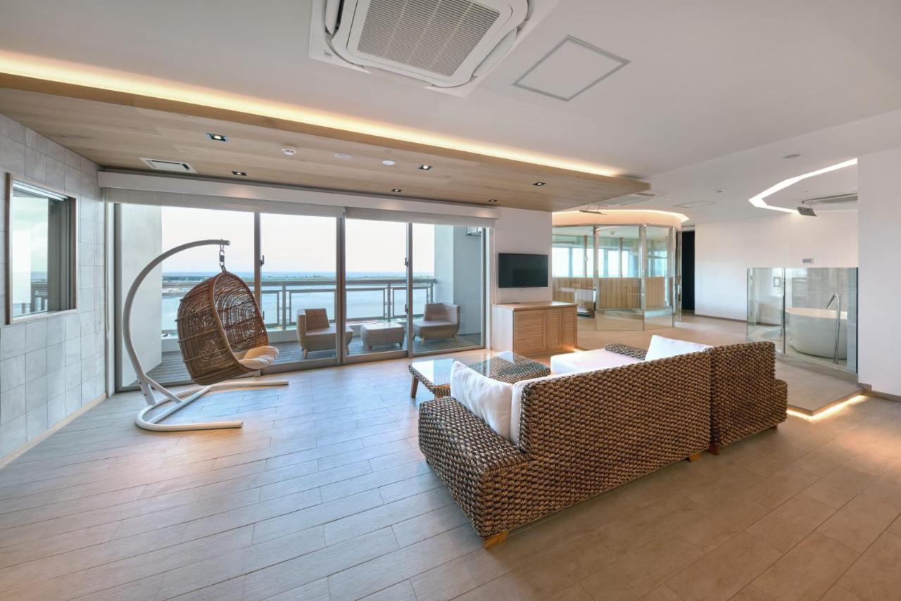 Hotel Third Ishigakijima Ishigaki  Esterno foto